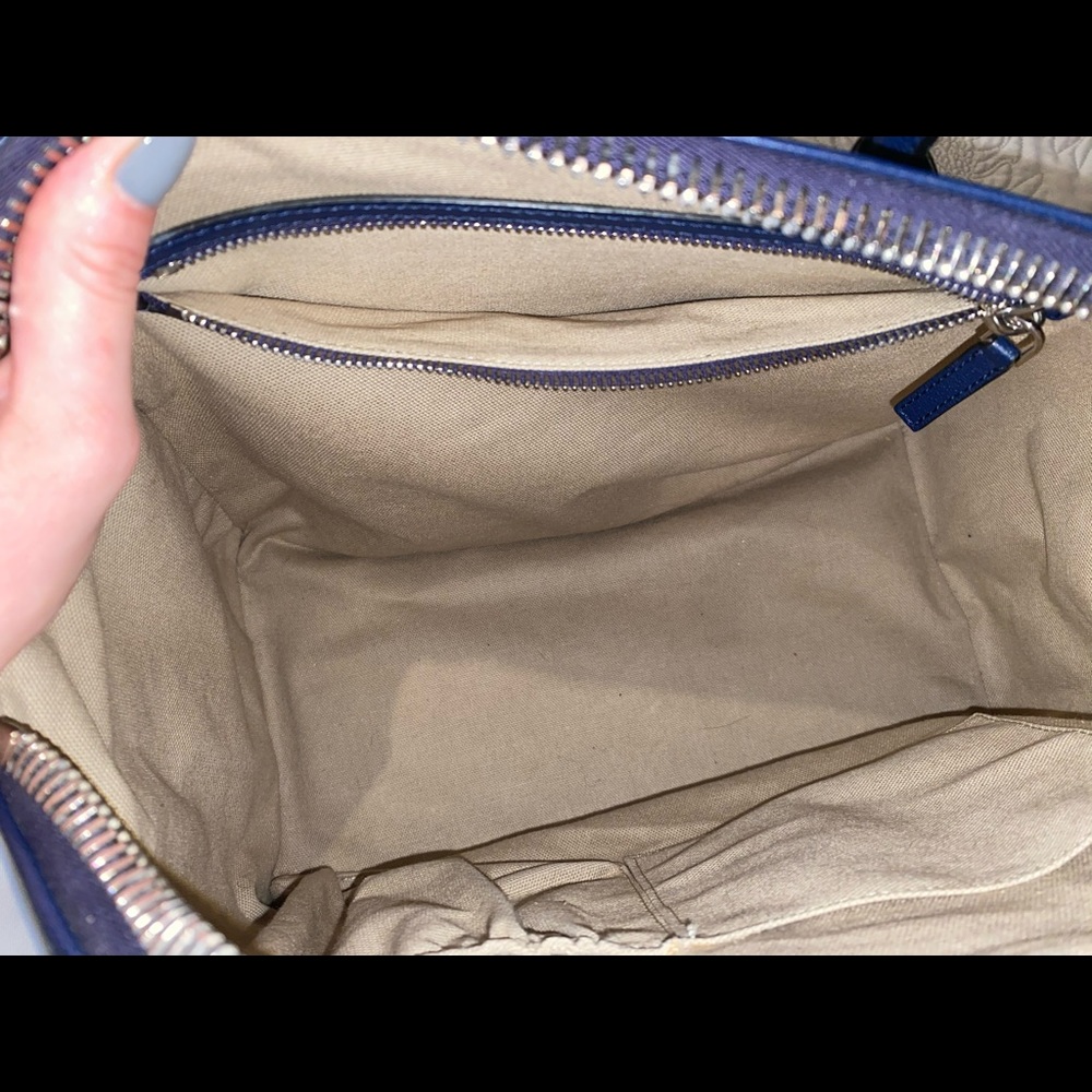 Givenchy Antigona Medium Navy Blue - Picture 13 of 15